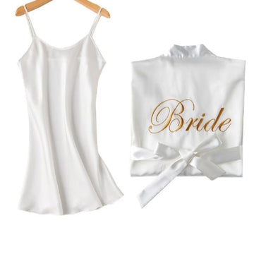 Set Halat și Camasa de Noapte Bride din Satin – Eleganta si Rafinament pentru Noaptea Nuntii