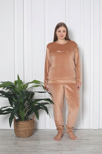 Pijama dama catifea batal – eleganta si confort pentru femei cu stil